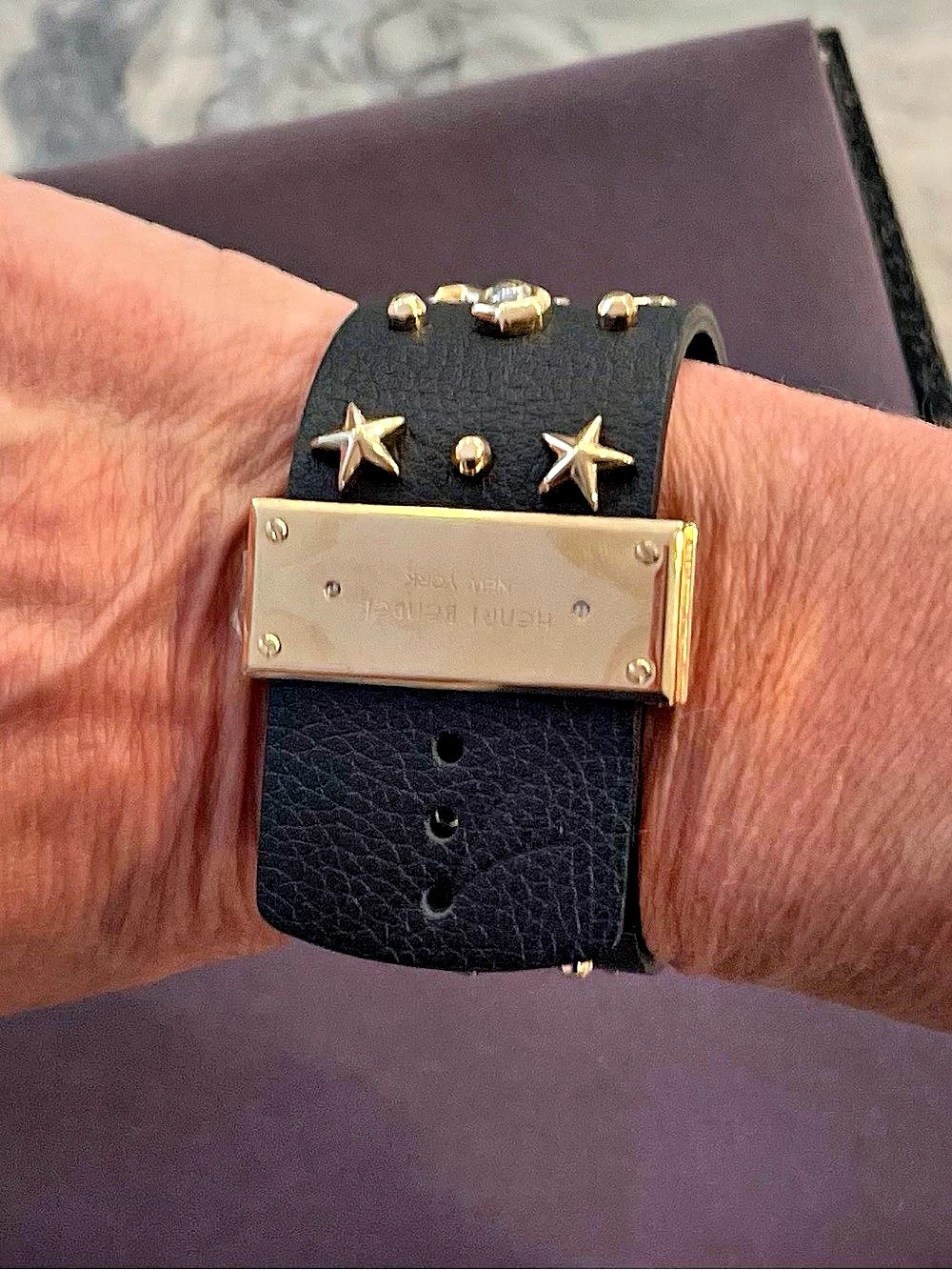 Henri Bendel Black & Gold Studded Star Bracelet NWOT - Picture 2 of 9